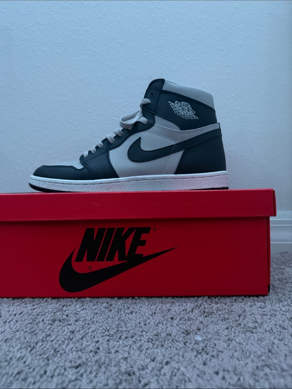 Nike Air Jordan 1 Mid - navy blue and Light Gray